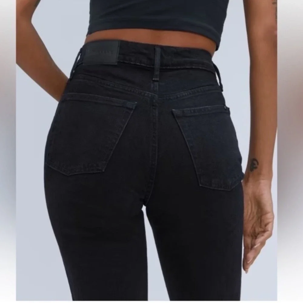 Everlane Denim The Original Cheeky‎ Jean Black High Rise Scandi Capsule Wardrobe